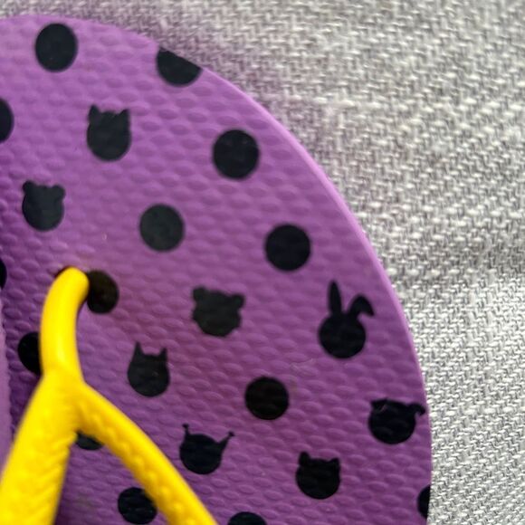Havaianas Purple Cat Print Flip Flops with Yellow Straps - Picture 3 of 4